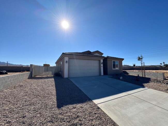 3587 Charleston Loop in Kingman, AZ - Building Photo - Building Photo