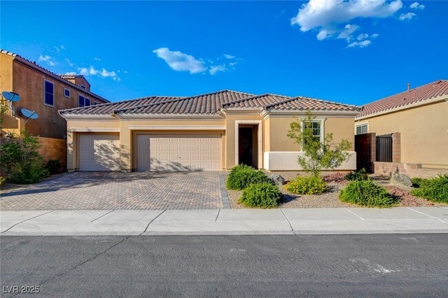 property at 484 Punto Vallata Dr