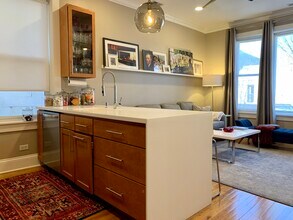 1453 W Taylor St, Unit 3 in Chicago, IL - Building Photo - Building Photo