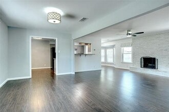 1104 Shady Pine Ct in Bedford, TX - Building Photo - Building Photo