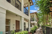 4826 Acadian Trail in Coconut Creek, FL - Foto de edificio - Building Photo