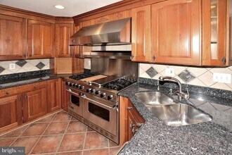 11093 Robert Carter Rd in Fairfax Station, VA - Building Photo - Building Photo