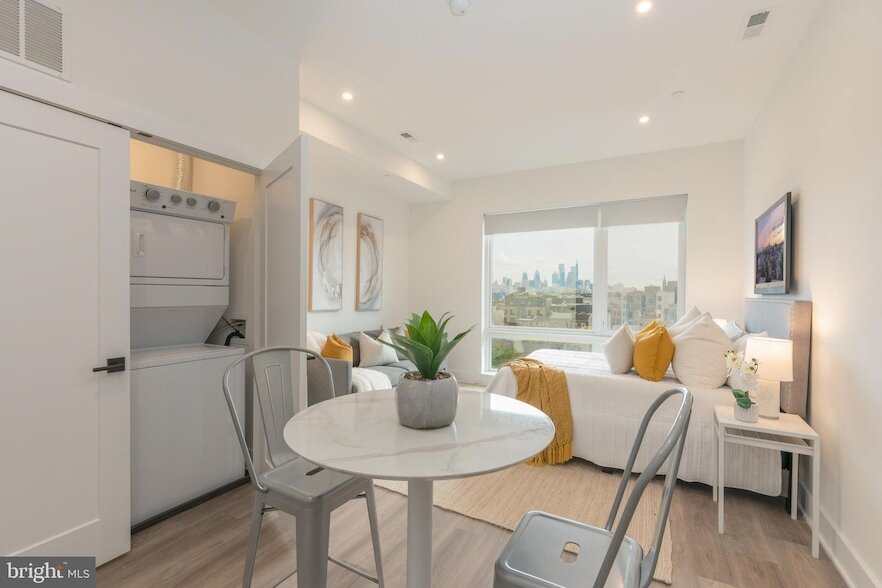 1421 E Columbia Ave, Unit 301 in Philadelphia, PA - Building Photo