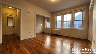 1661 Commonwealth Ave, Unit 9 in Boston, MA - Building Photo