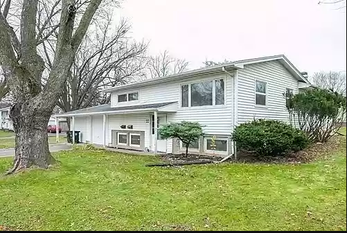 1908 Taylor Dr in Iowa City, IA - Building Photo