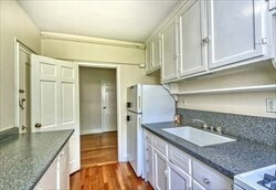 12 Ware St in Cambridge, MA - Foto de edificio - Building Photo