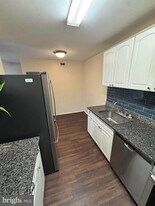 11919 Parklawn Dr in Rockville, MD - Building Photo