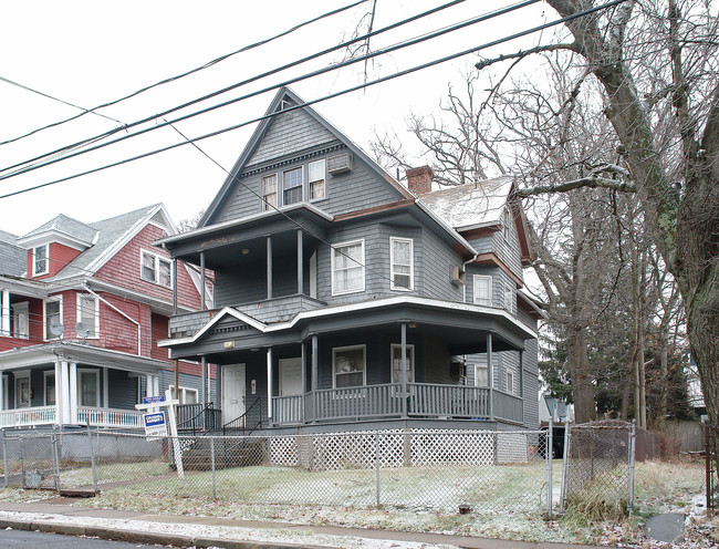 134 Oakland Ter in Hartford, CT - Foto de edificio - Building Photo