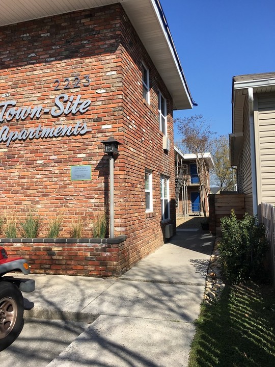 Town-Site Apartments in Knoxville, TN - Building Photo