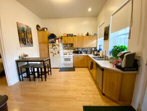 1350 N Wolcott Ave-Unit -1S in Chicago, IL - Foto de edificio - Building Photo