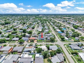 4040 SW 108th Ave in Miami, FL - Building Photo - Building Photo