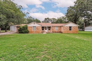151 Pr 1307 in Bridgeport, TX - Building Photo