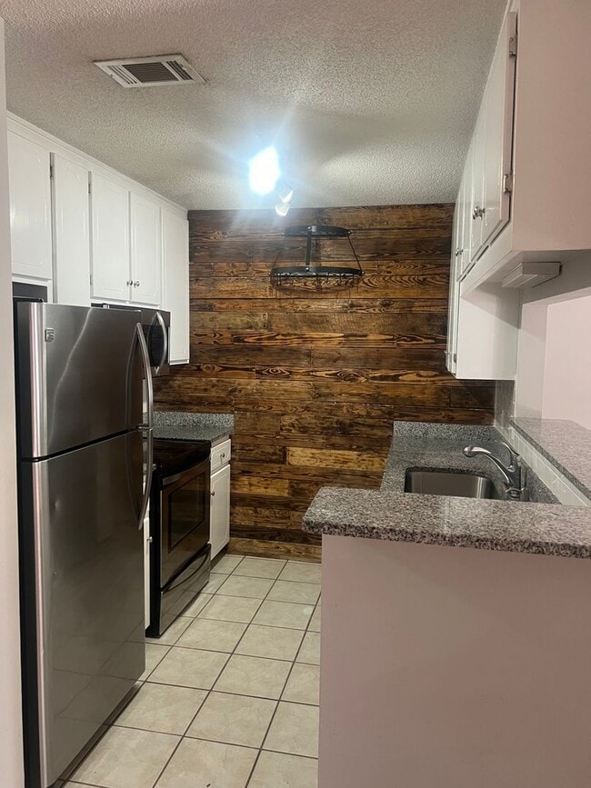 102 S Spring View Dr in Enterprise, AL - Building Photo - Building Photo