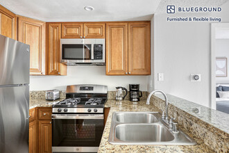 5047 Bakman Ave in Los Angeles, CA - Building Photo - Building Photo