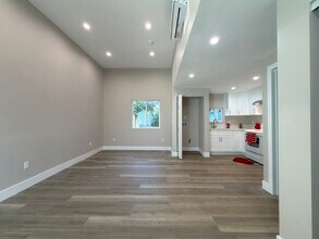 1382 Molino Ave, Unit A in Long Beach, CA - Building Photo - Building Photo