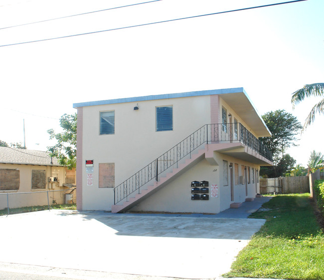 East Boynton Apartments in Boynton Beach, FL - Building Photo - Building Photo