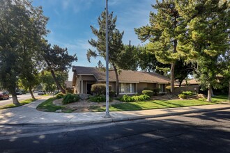 249 St Michelle Dr in Merced, CA - Building Photo - Building Photo