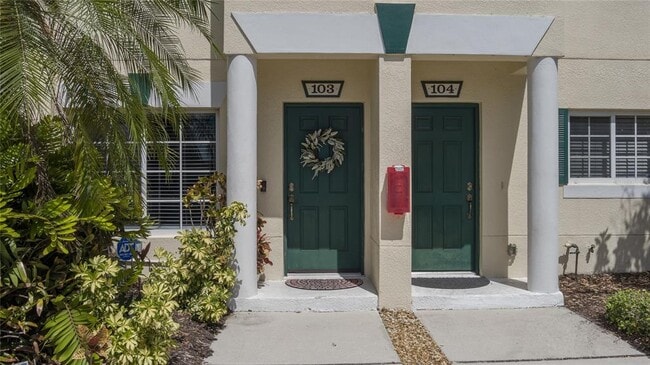 329 Cape Harbour Loop in Bradenton, FL - Building Photo - Building Photo