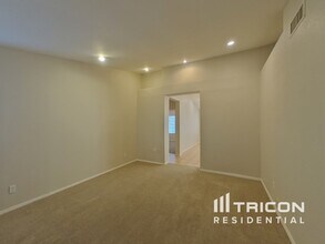 1411 W Villa Theresa Dr in Phoenix, AZ - Building Photo - Building Photo