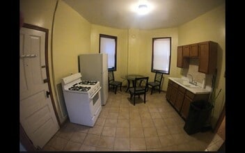 3812 N Ashland Ave, Unit 1Main in Chicago, IL - Building Photo - Building Photo