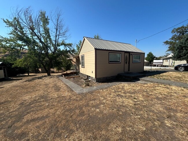 property at 42192 Main St