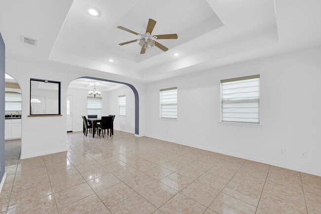 1805 W Bronze St, Unit 3 in Pharr, TX - Foto de edificio - Building Photo