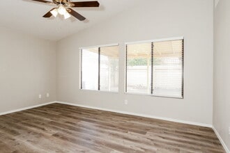 10905 W Poinsettia Dr in Avondale, AZ - Building Photo - Building Photo