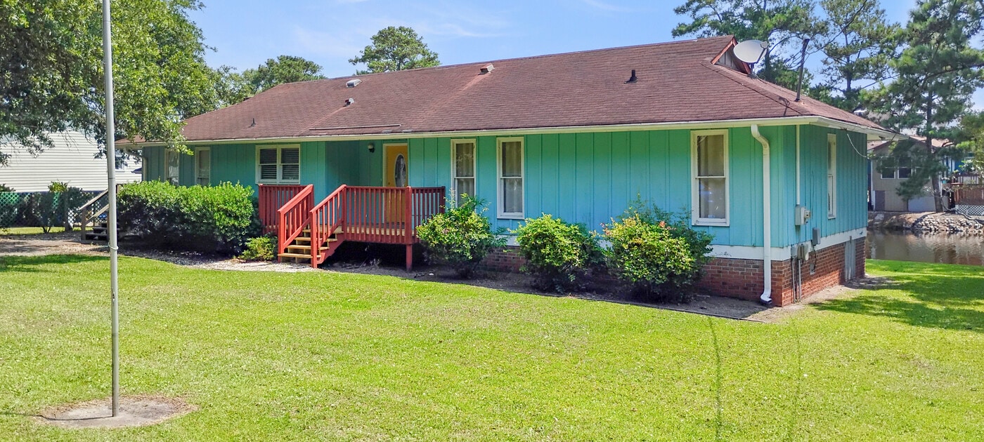 518 22nd Ave N in North Myrtle Beach, SC - Building Photo