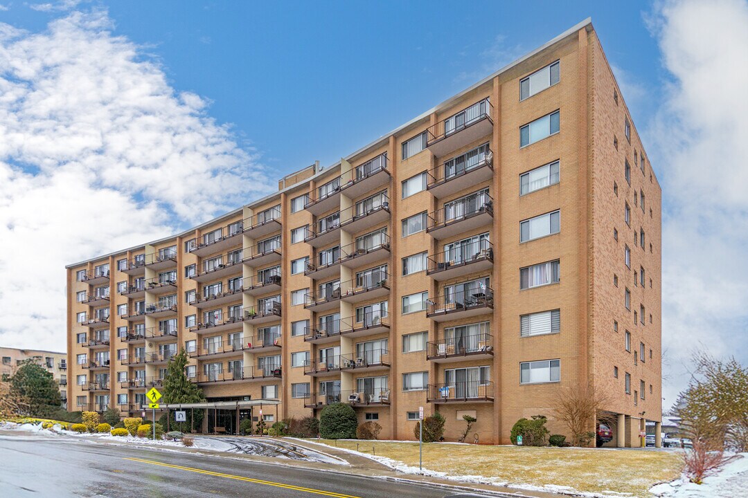 Marlboro House in Ridgefield Park, NJ - Building Photo