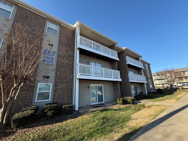 property at 1620 Arlyn Cir