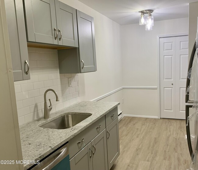 159 Cross Slope Ct in Englishtown, NJ - Building Photo - Building Photo