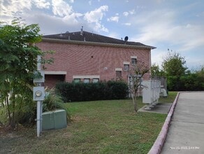 5941 S Loop E in Houston, TX - Building Photo - Building Photo