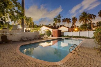 1134 Harrison St in Hollywood, FL - Building Photo - Building Photo