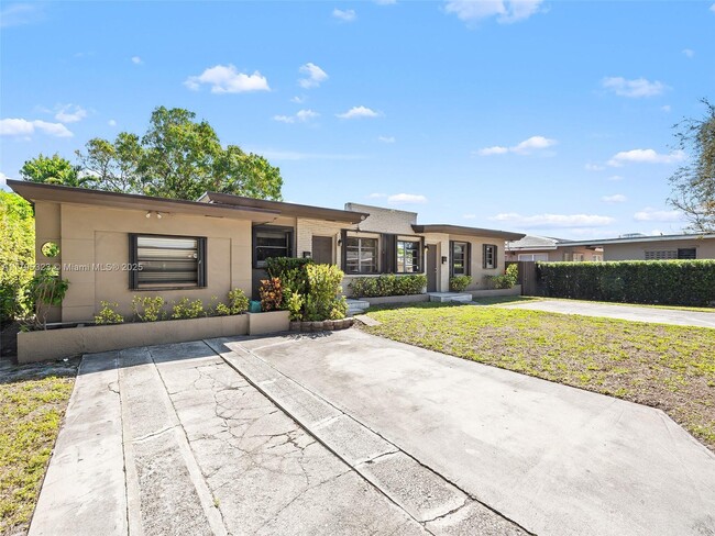 property at 1315 N 19th Ave
