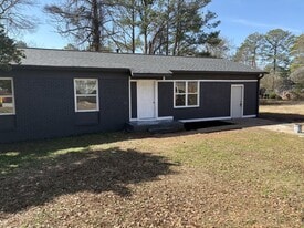 3 Central Park Ct in Newnan, GA - Building Photo