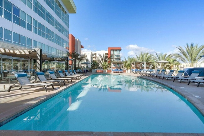 8725 Ariva Ct in San Diego, CA - Building Photo - Building Photo