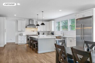 47A Old Country Rd in Westhampton, NY - Building Photo - Building Photo
