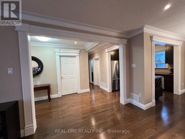 134 Avondale Ave in Toronto, ON - Building Photo - Building Photo
