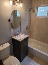 5973-75 n 83rd st, Unit 5973 in Milwaukee, WI - Foto de edificio - Building Photo