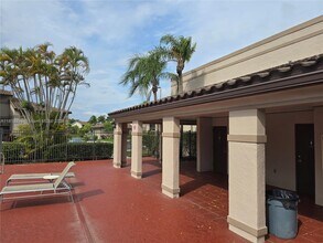 9892 Nob Hill Ln in Sunrise, FL - Building Photo - Building Photo