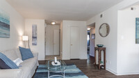 Hidenwood - Hiden Place Apartments in Newport News, VA - Foto de edificio - Interior Photo