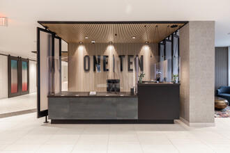 One Ten in Jersey City, NJ - Foto de edificio - Lobby