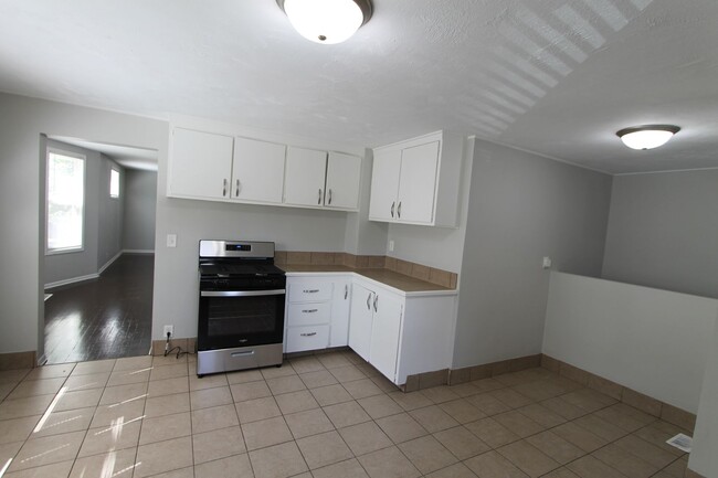 5041 S 39th St in Omaha, NE - Building Photo - Building Photo