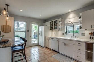 6450 Ridgemont Dr in Dallas, TX - Building Photo - Building Photo