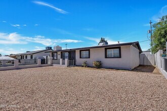 102 W Holly Ln in Avondale, AZ - Building Photo - Building Photo