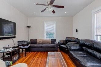 76 Parker Hill Ave, Unit 2 in Boston, MA - Foto de edificio - Building Photo