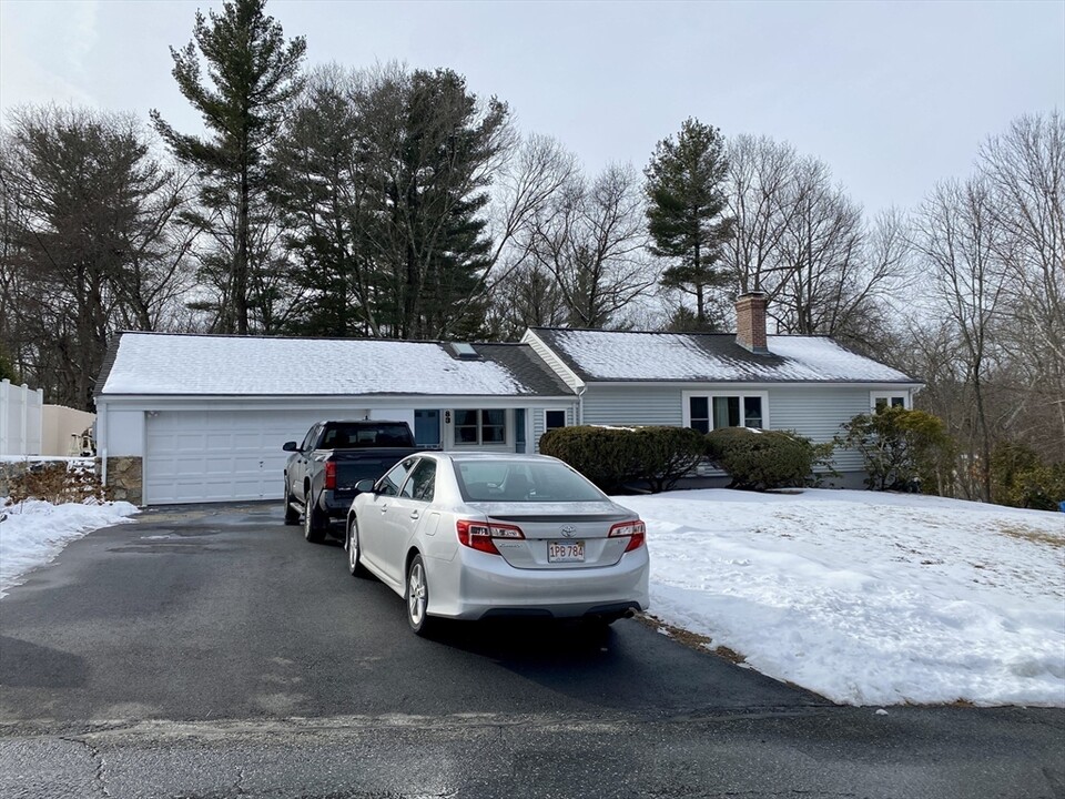 83 A Woodland Rd in Ashland, MA - Building Photo