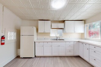 416 Cromwell Ave SW in Albuquerque, NM - Foto de edificio - Building Photo
