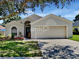 24446 Landing Dr in Lutz, FL - Building Photo