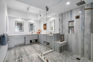 2650 Lake Shore Dr, Unit 1401 in Riviera Beach, FL - Building Photo